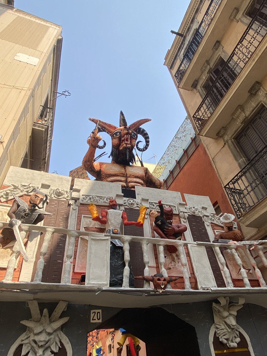 🌟 El Carrer Progrés s’endú la victòria a la Festa Major de Gràcia 👏😻
#Carreraprogrés 
#fiestasdegracia