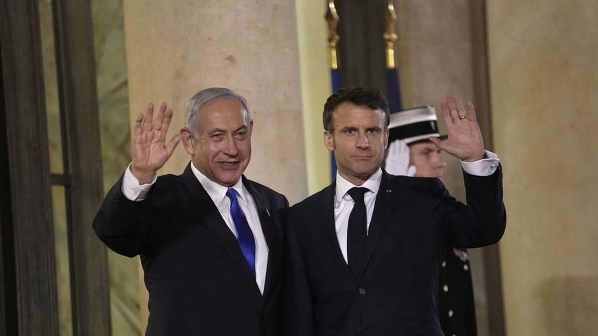 L’#antisémitisme n’a jamais eu besoin de prétexte politique ou diplomatique pour exister . 
Les désaccords entre responsables ne doivent pas affaiblir le combat contre cette haine ancestrale: 
Français juifs , autorités 🇫🇷 et 🇮🇱 doivent rester unis et vigilants contre ce fléau !