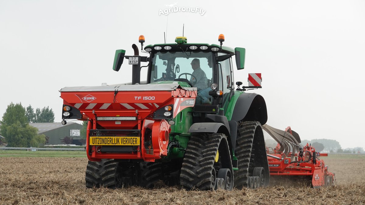 agridronefly's tweet photo. Partnership Timmermans sowing green manure with their John Deere 6R 215 on Soucy Tracks and Kuhn seed drill. First, the John Deere 6215R loosens the soil with the Vegniek Hunter 600 https://t.co/5tqe7dutkz