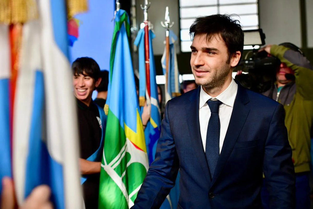 Torres: “Cuando asumimos, el 50% de los chicos de 3 grado no sabía leer ni escribir, hoy más del 80% de los chicos de 1 grado ya lee y escribe” dlvr.it/TMZWc9