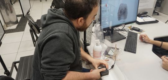 Você sabe como é feita a coleta da biometria na Justiça Eleitoral? O TRE-MG te explica!
Leia a notícia publicada em nosso site: tinyurl.com/yrdctnew