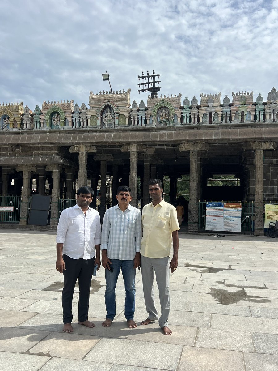 VijayJADAV6464's tweet photo. Visited Sri Kanchi Kamakshi Amma Temple Hindu temple in Kanchipuram, Tamilnadu with Rajshaker Reddy Anna and Ramesh Babu sir https://t.co/WEuiyrI6QC