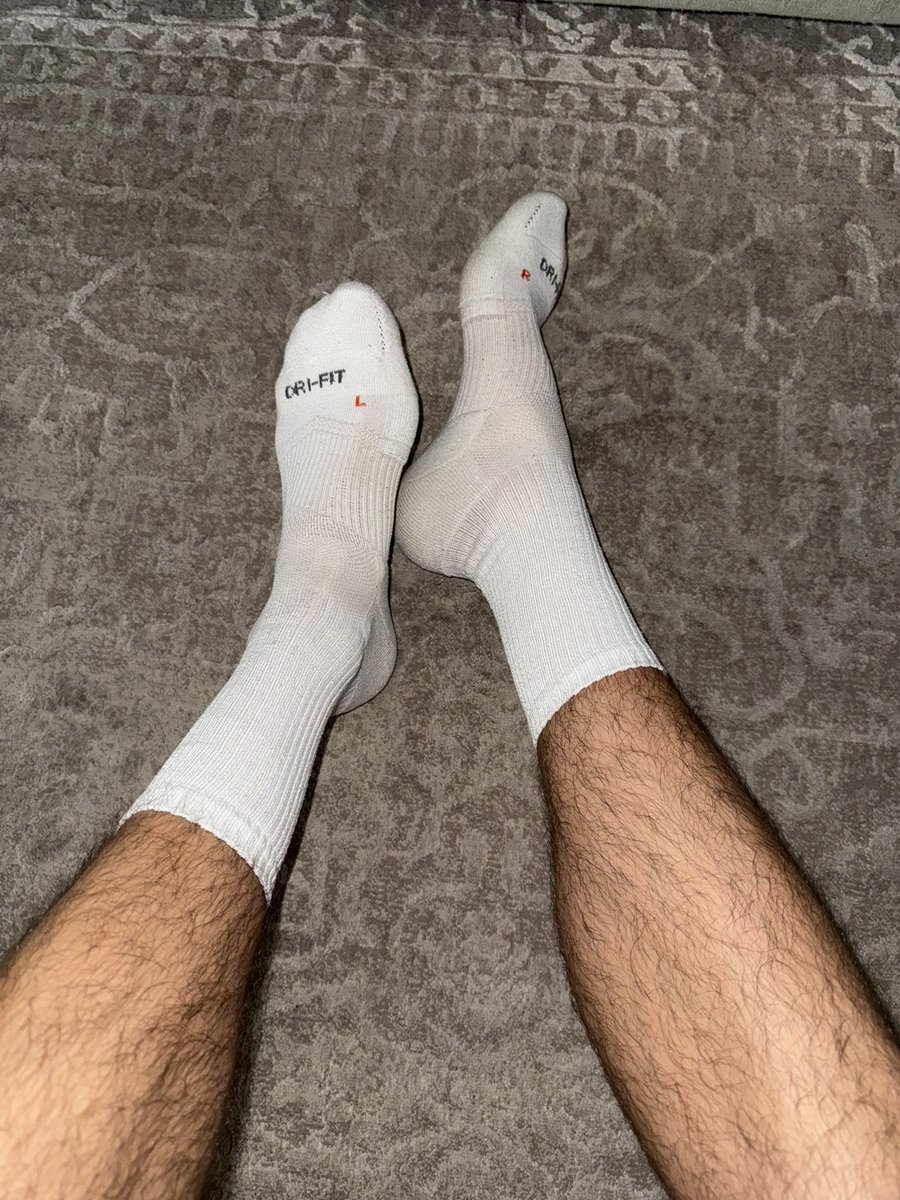 Get down here and serve me. These socks are ripe 😛
