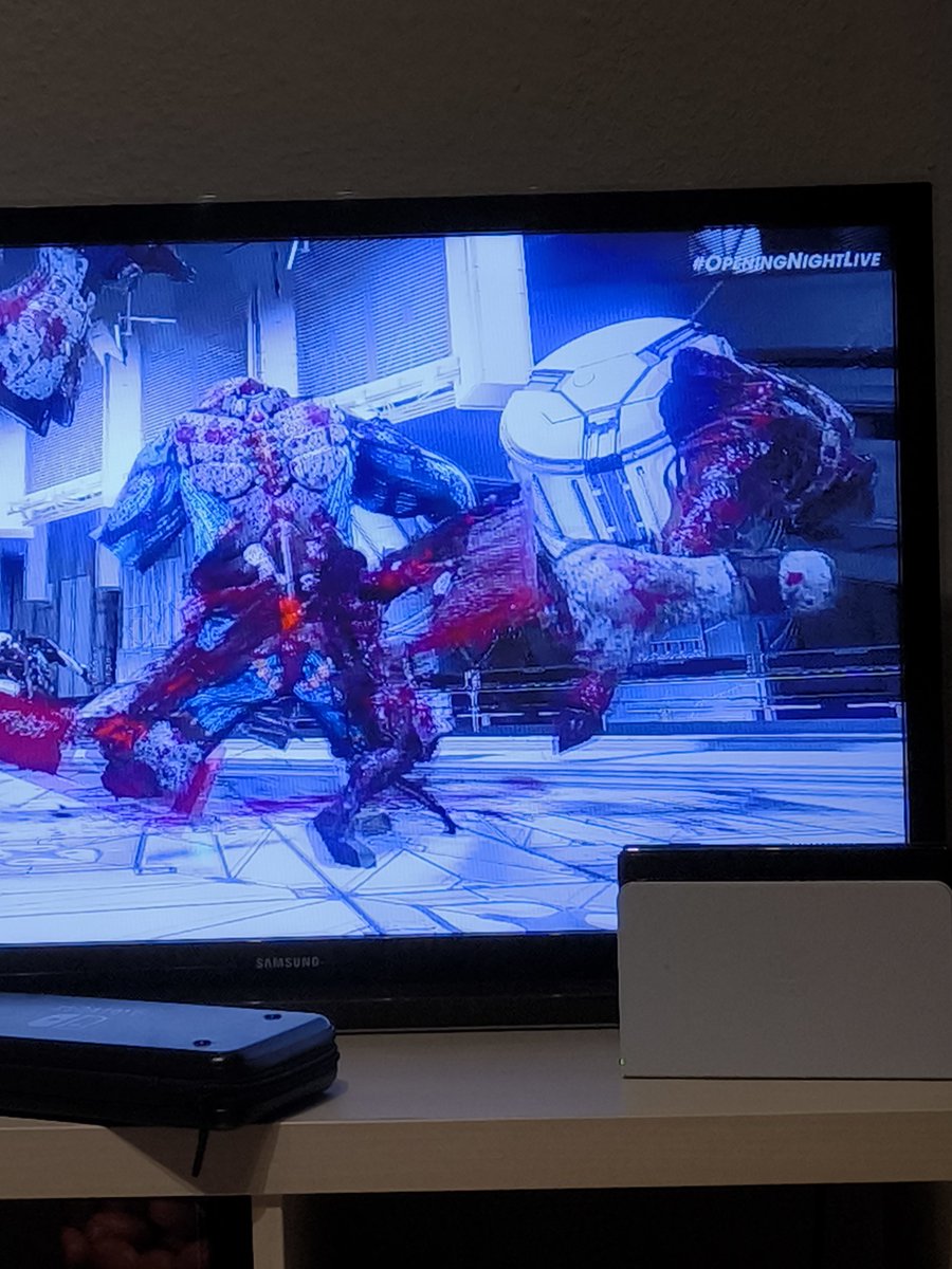 Bisschen Gamescom-Feeling aufnehmen, dies das ~:

Btw. Nicht ich, der knapp 20 min zuvor gesagt hatte "OMG Ninja Gaiden... Die Reihe, die schon vergessen wurde"...