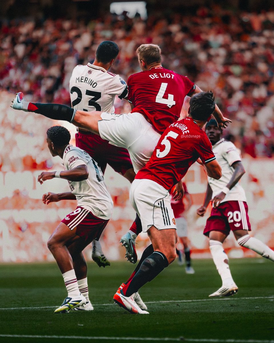 Should De Ligt be our first-choice CCB going forward ? 👀