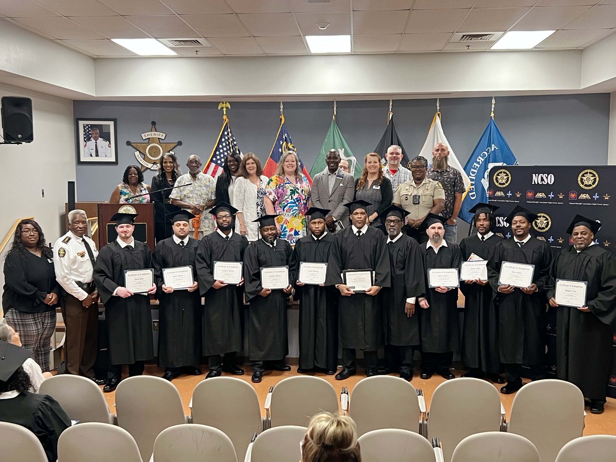 newtonsheriffga's tweet image. On Aug. 15, Sheriff Ezell Brown celebrated inmates graduating from two #jailprograms at the Newton County Detention Center: 12 from RSAT and nine from #1 Dads.🎓 Congratulations to all graduates!

🔗 Read the full #newsrelease: newtonsheriffga.org/newsreleases/1…