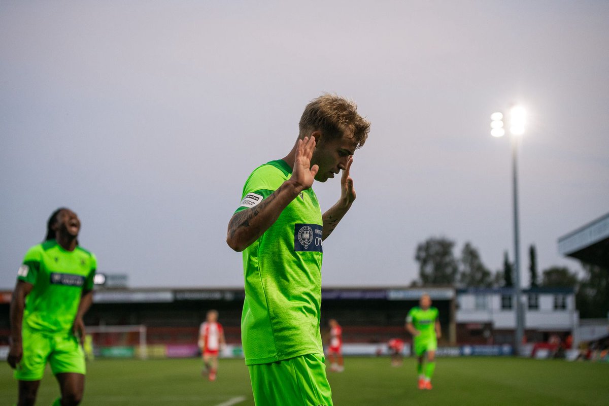🚫 No celebration from ex-Harrier Bearne.

Isaac Westendorf on the other hand! 😄

#OCFC