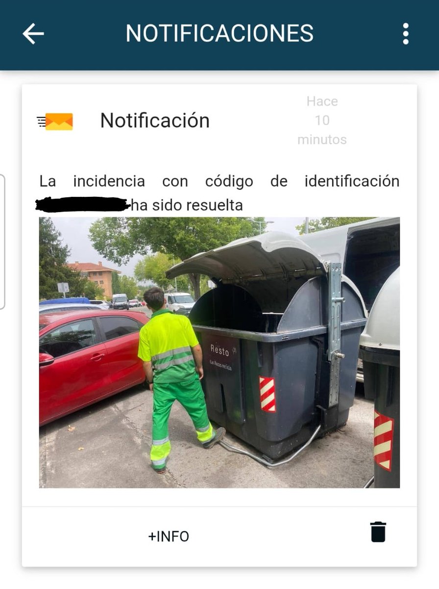 Pues puse una incidencia en la existosa app #LasRozas Smart-City, y han arreglado otro cubo diferente. 🤦🏻‍♂️
Tampoco me extraña, están todos los de la Avenida de España igual de destrozados.