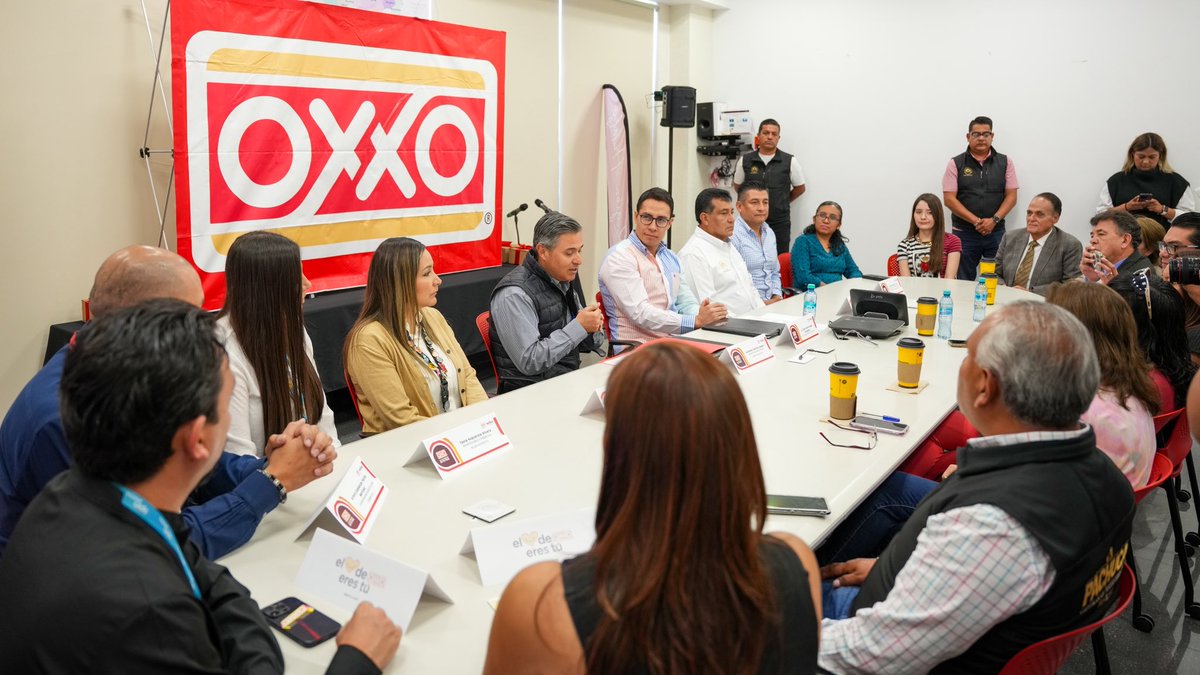 Jorge Alberto Reyes (@jorgealbertor_) on Twitter photo ¡Pagar trámites municipales ahora será más fácil y seguro! ✅
Gracias al convenio que acabamos de firmar con <a href="/Tiendas_OXXO/">Tiendas OXXO</a>, podrán hacerlo en cualquiera de sus tiendas o en línea, sin filas ni riesgos por manejo de efectivo. Desde multas y licencias hasta constancias o el ¡Pagar trámites municipales ahora será más fácil y seguro! ✅
Gracias al convenio que acabamos de firmar con <a href="/Tiendas_OXXO/">Tiendas OXXO</a>, podrán hacerlo en cualquiera de sus tiendas o en línea, sin filas ni riesgos por manejo de efectivo. Desde multas y licencias hasta constancias o el