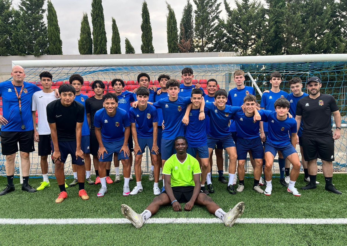 CD Corellano (@cd_corellano) on Twitter photo 🏋️♂️ En marcha el Juvenil 2️⃣0️⃣2️⃣5️⃣▪️2️⃣0️⃣2️⃣6️⃣ , a por ello chicos🔋
💙❤️ <a href="/CD_Corellano/">CD Corellano</a> 💙❤️
🎌 #LaIlusionQueNosUne 🔴
🤞 #RespectFirst 🤗
#Preferente ♥️ #Cantera ⚽
🫂 #HazteSocio 👌 #CDC ♥️ 🏋️♂️ En marcha el Juvenil 2️⃣0️⃣2️⃣5️⃣▪️2️⃣0️⃣2️⃣6️⃣ , a por ello chicos🔋
💙❤️ <a href="/CD_Corellano/">CD Corellano</a> 💙❤️
🎌 #LaIlusionQueNosUne 🔴
🤞 #RespectFirst 🤗
#Preferente ♥️ #Cantera ⚽
🫂 #HazteSocio 👌 #CDC ♥️