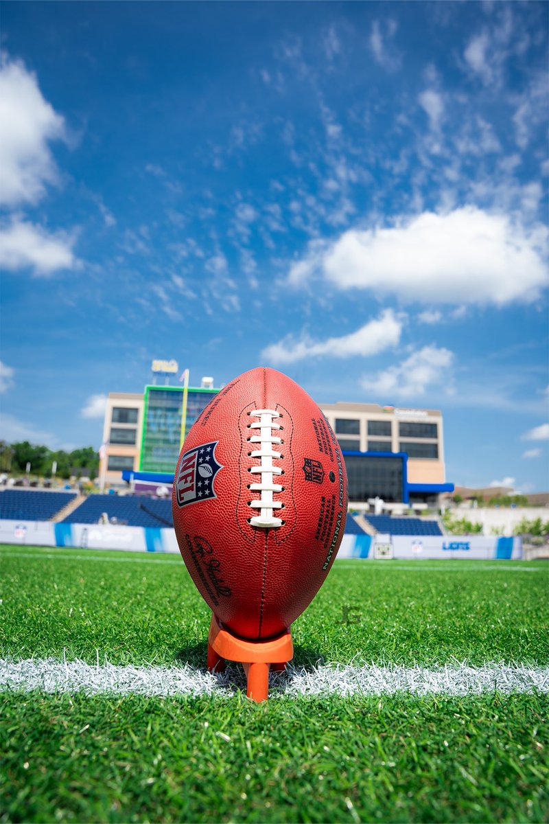 JayGShots's tweet photo. Wilson Football shot by JG https://t.co/gy2GATAMRN