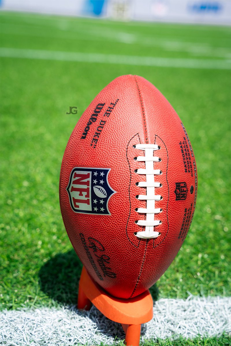 JayGShots's tweet photo. Wilson Football shot by JG https://t.co/gy2GATAMRN