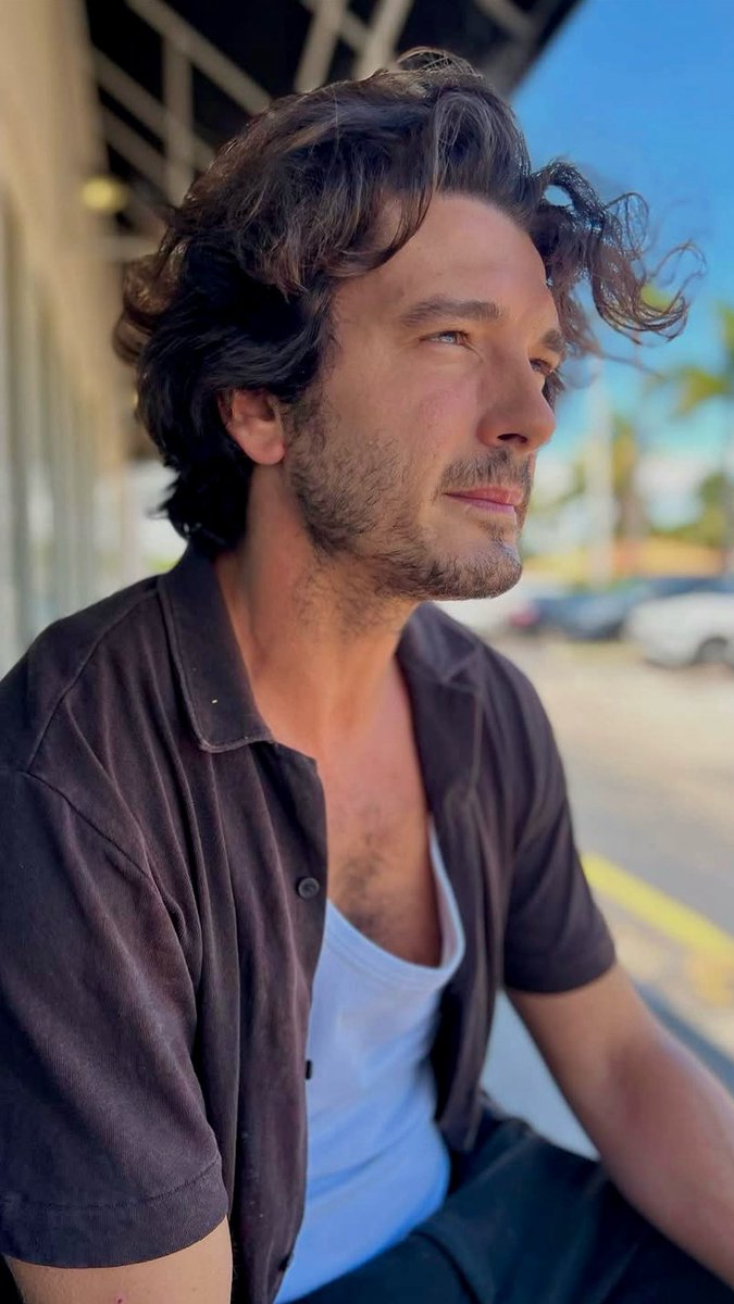 Posted by Yon González on his IG today:  so stunningly handsome 🔥❤️ #YonGonzález