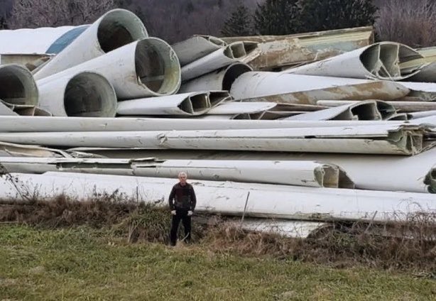 ɹǝʌıןo tweet media