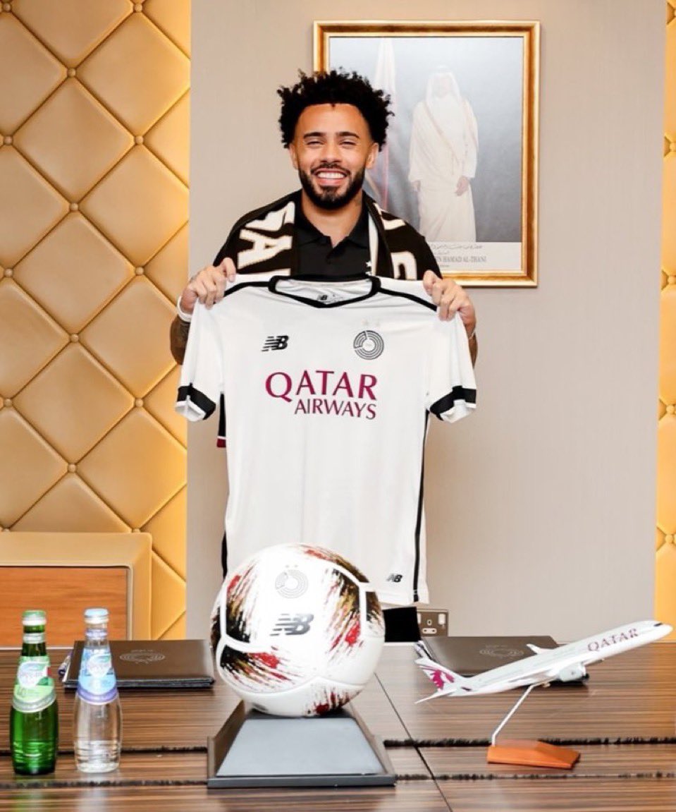 soccergfbpa's tweet photo. ❌ Grêmio e Corinthians sondaram Claudinho, do Al-Sadd. 
⠀
Apesar do interesse, o retorno ao Brasil é improvável: o meia tem um dos maiores salários da Arábia, contrato até 2029 e multa de €20 milhões.
⠀
Representantes confirmam a procura, mas dizem que o jogador não planeja voltar agora.

🗞️ Informação de @jorgenicola
