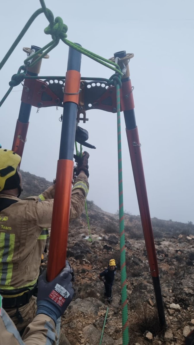 سقط الجبل من فوق الجبل 

جبل سمحان لم يحتمل جبل قحطان سعود بن معدي رحمة الله تعالى تغشاه 

خلاص العزاء والمواساة لى أهله وذويه 
#سعود_معدي_القحطاني