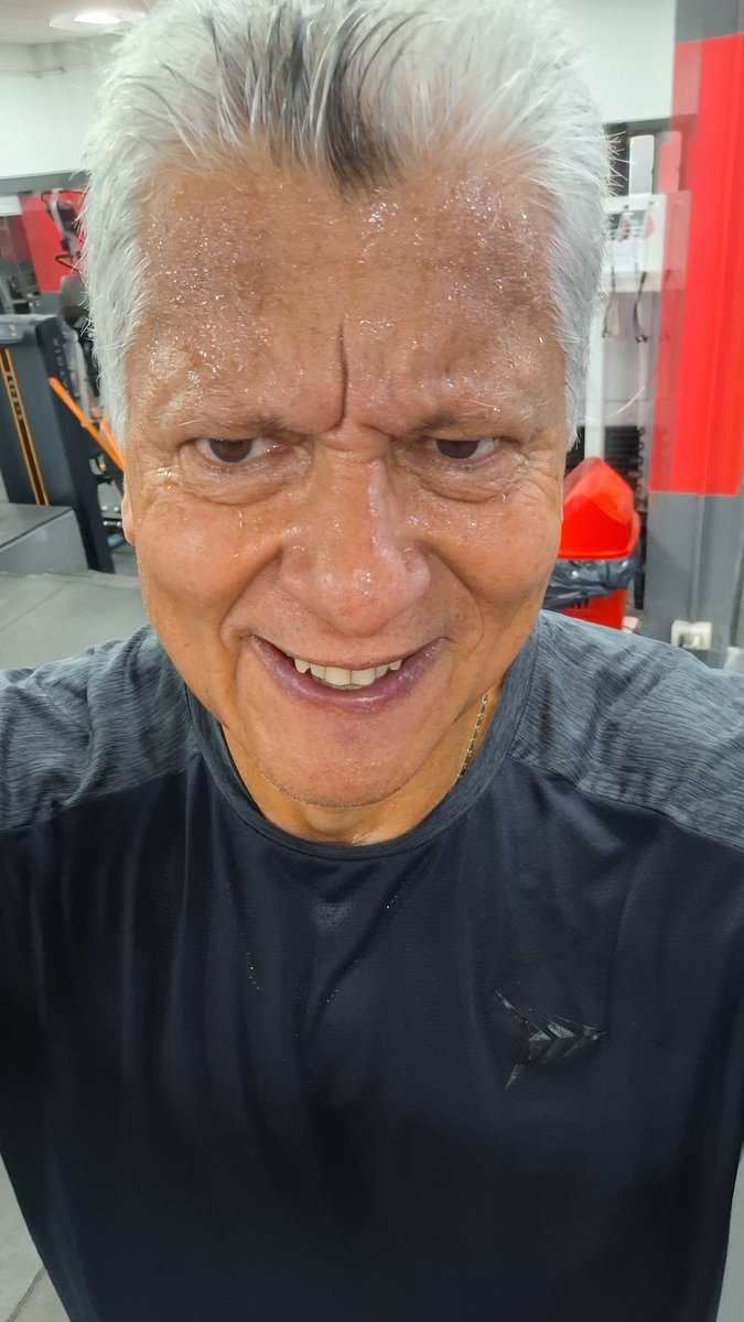 delgado_hi39071's tweet image. Martes de Entrenamiento físico militar para atletas de alto rendimiento nivel avanzado!!!!
           #HcSystem 
   Buuenaass tardeees.