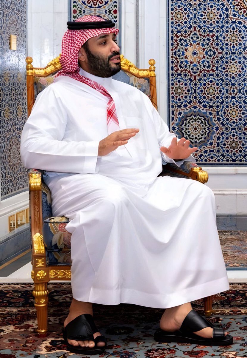 ialyahya73's tweet photo. كم أنت عظيم إبن عظيم آبن عظيم         
من خلقت أميرآ ملهمآ و قائدآ عظيم.       ابوك ملك و جدك  الملك إبن ألإمام.          
وانت معرب جدين ونظرتك للأمام.         
وعدوك فاسد وخوان حثالةبشر اقزام   ماهمك نبح الكلاب ونعيق الغربان  تظرتك دومآ  للأمام https://t.co/cAt2Qzlfog