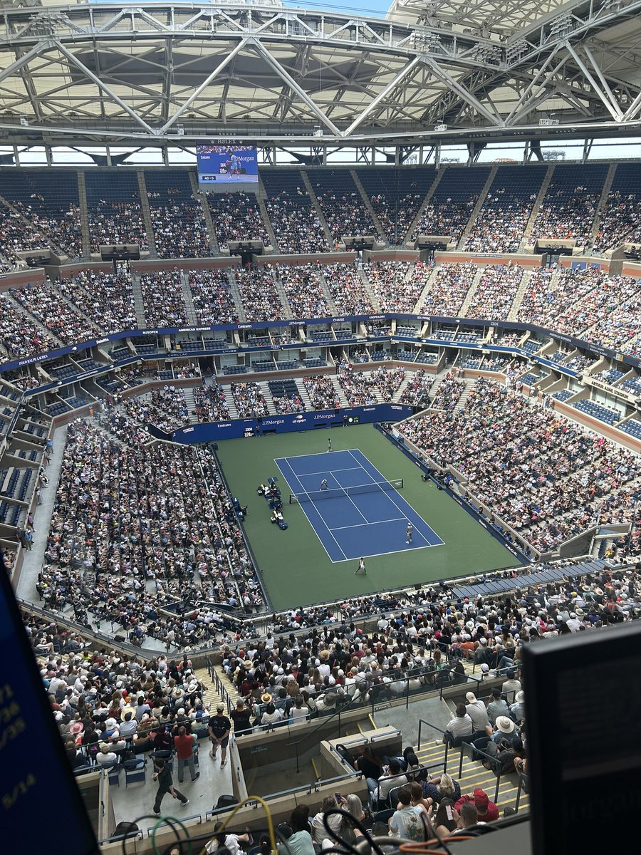 Some crowd in for the mixed dubs. #USOpen