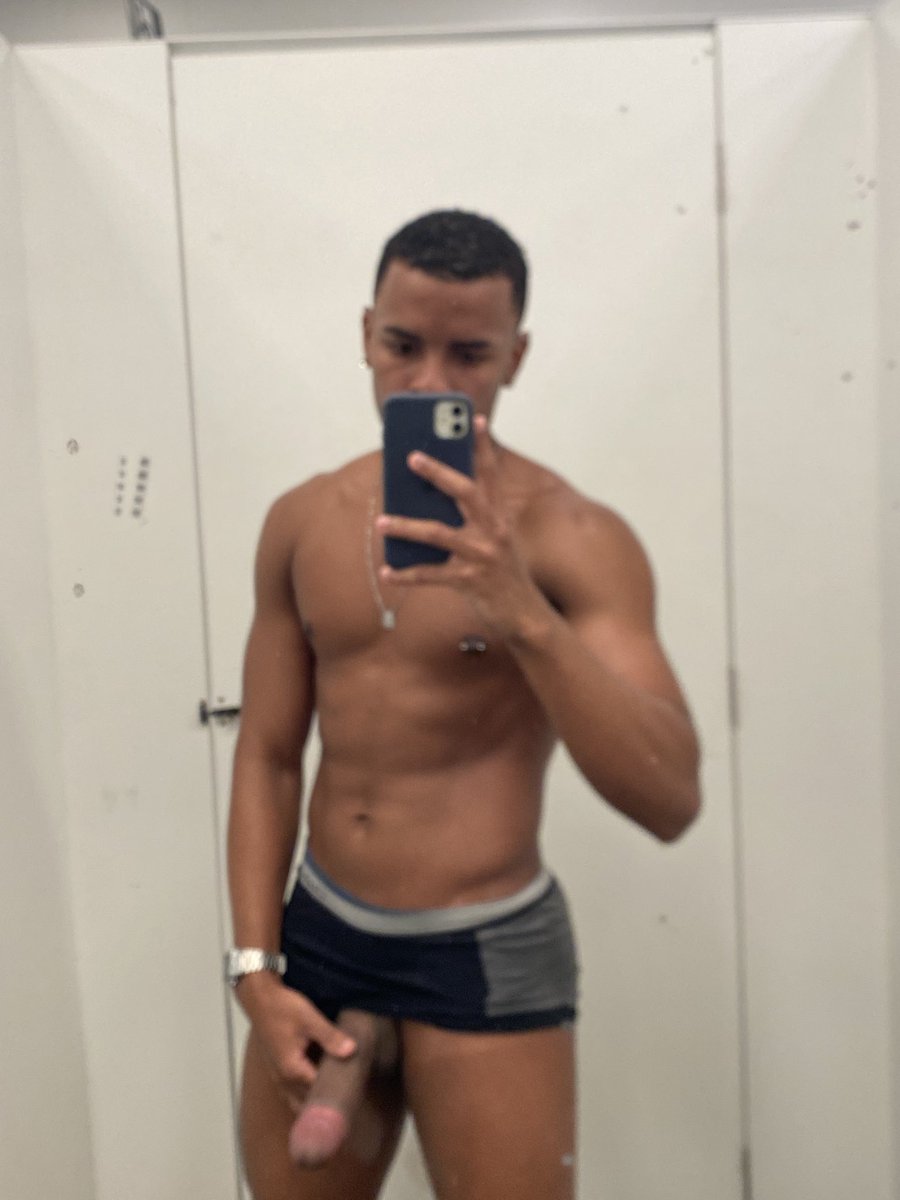 mlkdottt18's tweet photo. Entra no provador comigo ? 😏 https://t.co/zihmSt5Tem
