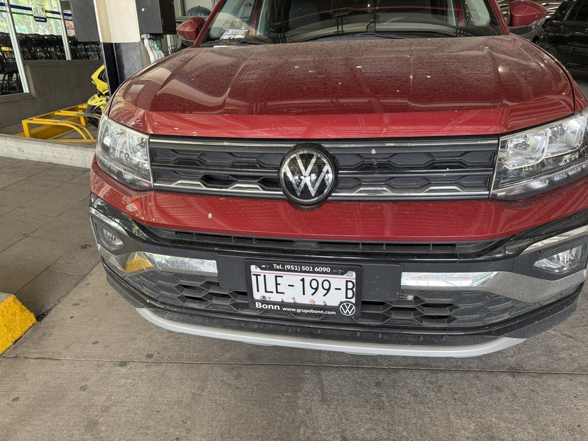 HectorCancon's tweet photo. Sin educación ni respeto por un #FelizMartesATodos esta persona obstruyendo rampa en chedrui reforma #Oaxaca https://t.co/Rwb9sTAQFZ