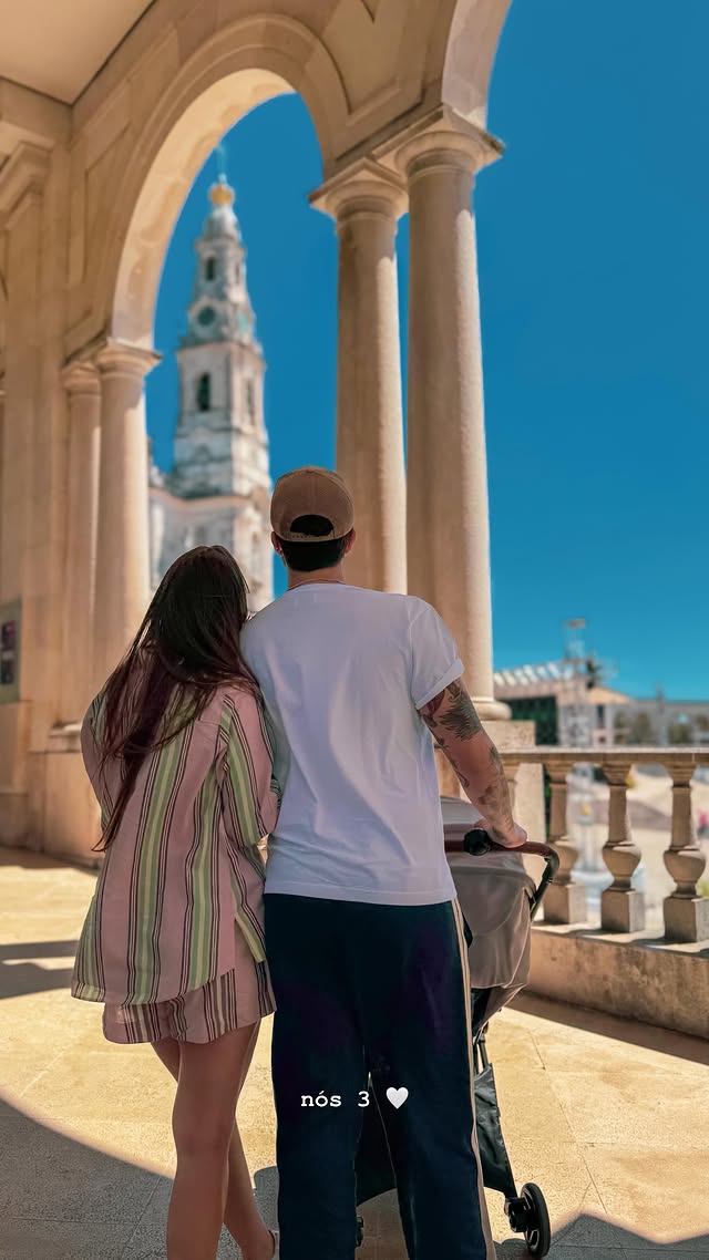 agora as moças chique dele vão conhecer o mundo com ele