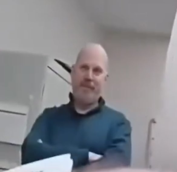 <a href="/Rightanglenews/">Right Angle News Network</a> This m’fer right here……😐