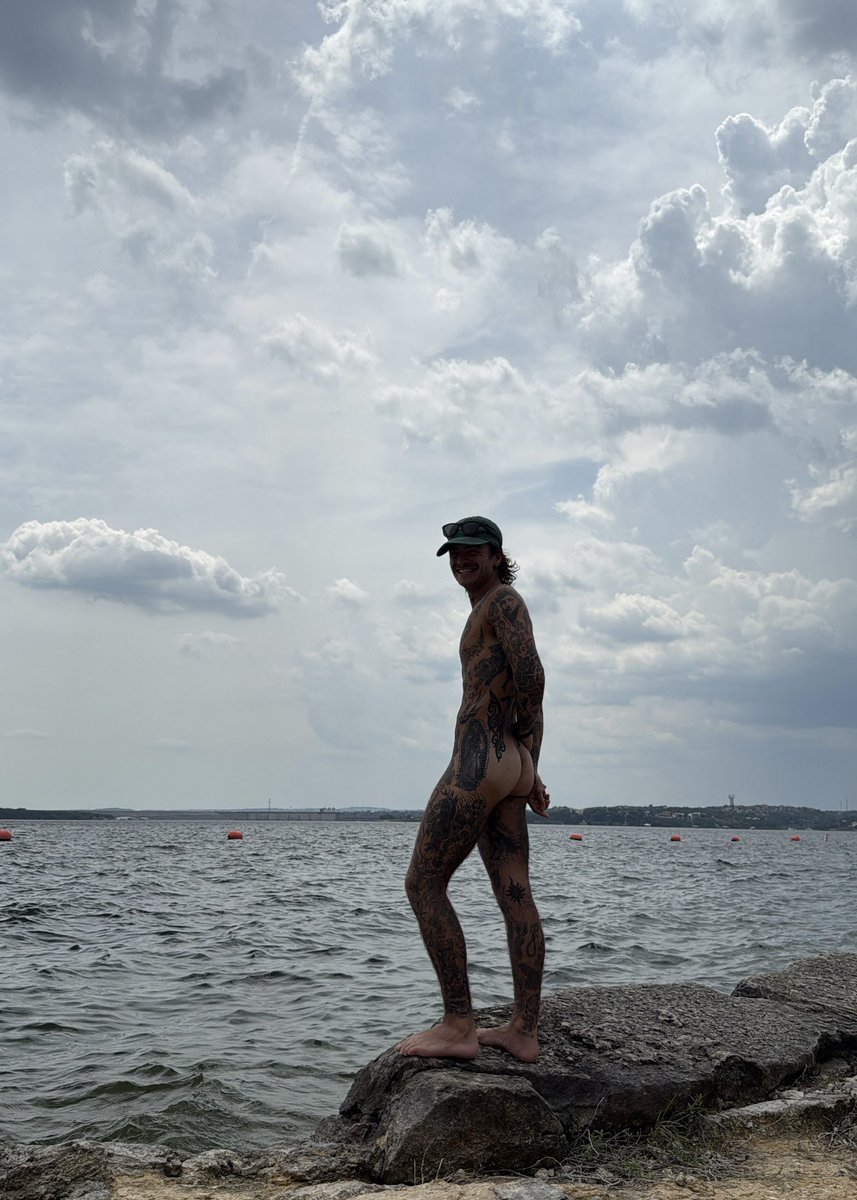 you should see the rest 👀 
uv.club/tatshackrat