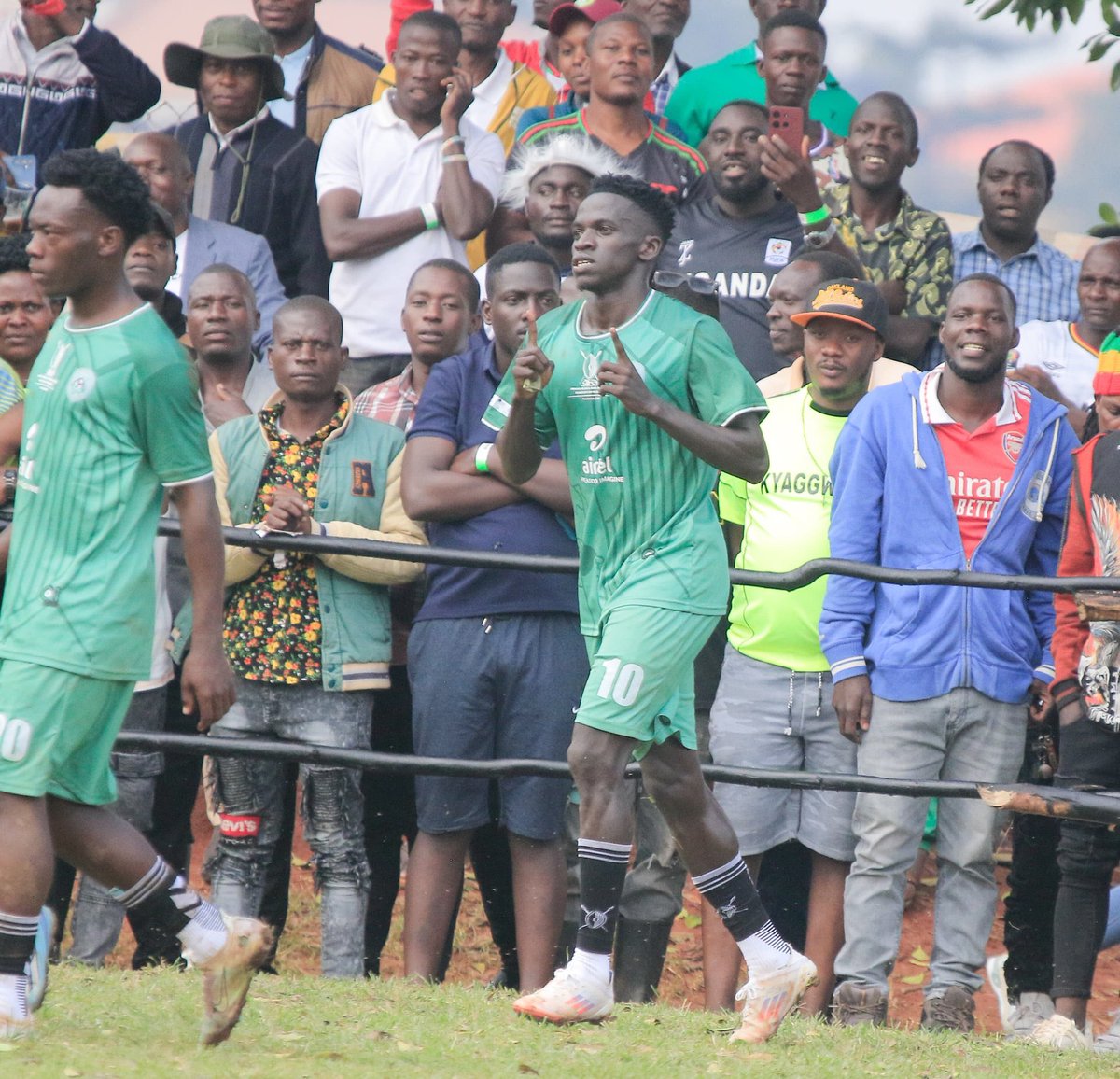 #10 Calvin Peter Emayu