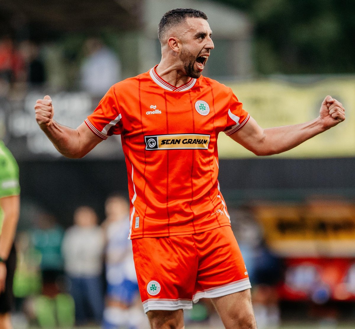 OfficialNIFL's tweet image. The Reds are level.

@cliftonvillefc 1-1 @larnefc

That man Gormley again 🔥