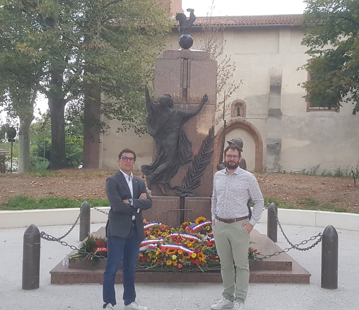 ThomasLamy31's tweet photo. 🇫🇷 Présent à la commémoration de la Libération de Colomiers.
Hommage aux résistants qui ont combattu pour la liberté.

Dépôts de gerbes au Jardin de la Mémoire Maquis Roger-Pierre-Touron et au Square Étienne-Canellas.

Merci aux anciens combattants, au Souvenir Français et aux jeunes du CMJ et CME.
#DevoirDeMémoire #Colomiers