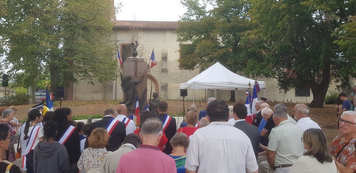 ThomasLamy31's tweet photo. 🇫🇷 Présent à la commémoration de la Libération de Colomiers.
Hommage aux résistants qui ont combattu pour la liberté.

Dépôts de gerbes au Jardin de la Mémoire Maquis Roger-Pierre-Touron et au Square Étienne-Canellas.

Merci aux anciens combattants, au Souvenir Français et aux jeunes du CMJ et CME.
#DevoirDeMémoire #Colomiers