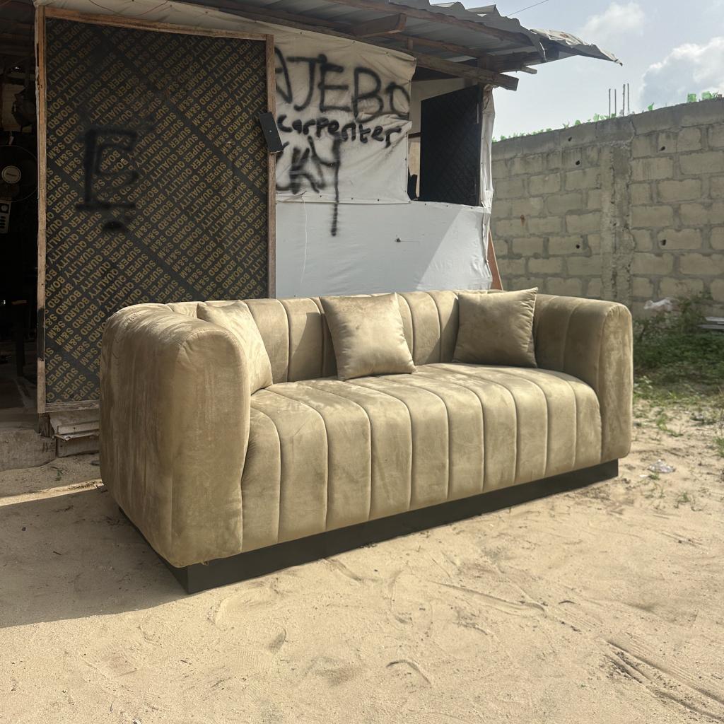 Ajebocarpenter's tweet image. Giveaway!!!! 
@grok will pick two people randomly to win a sofa each after 48hours. 
Criteria: comment, like,retweet and 
you must be following @FitmentPlaceNG .. Good luck 👍