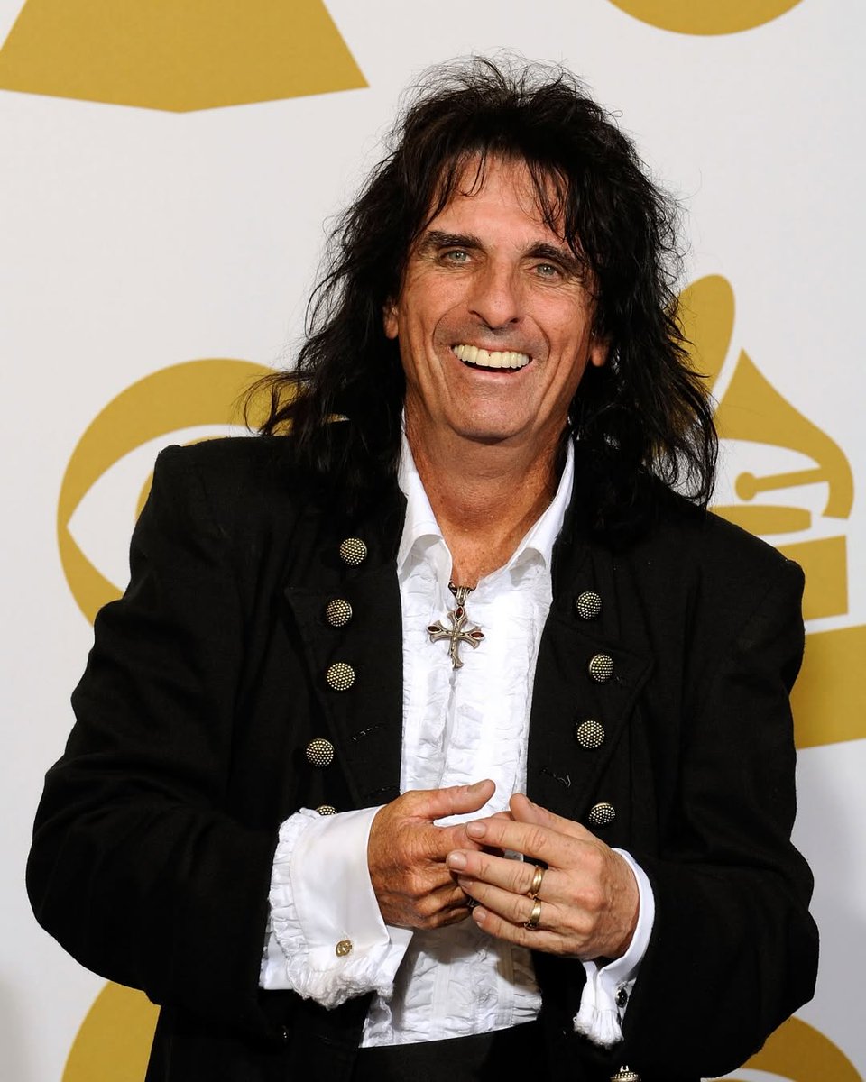 For over 50 years, Alice Cooper has wowed fans with his legendary shock rock style. While his solo career has been incredible, it all began with the unforgettable classic band lineup and timeless albums like “Love It to Death” and “School’s Out.” Now, the band is back together