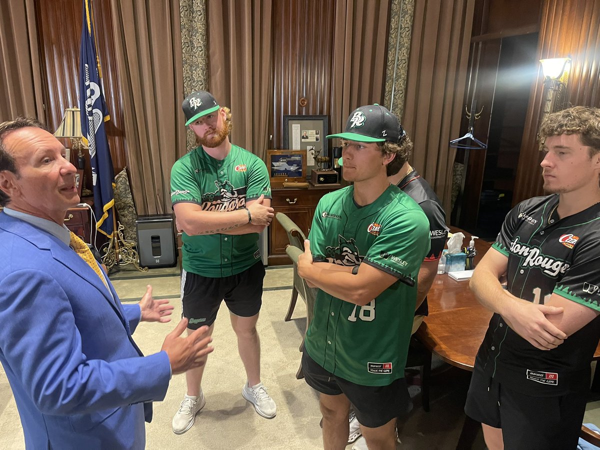 Anytime Louisiana beats Texas, it’s worth celebrating, especially with Governor Landry. Thanks for having the 2025 TCL CHAMPS!! 

#BatonRougeRougarou #Rougarou #Baseball #TCL #SummerBaseball #CollegeBaseball #Champions #JeffLandry #GovernorLandry