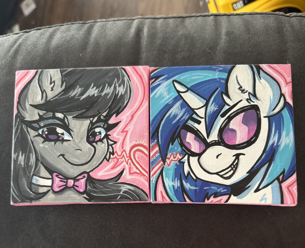 ♡ Tayy ♡ 🔜Pinkey’s Neighhem (@in4ri_) on Twitter photo 💗🎵Sweet Symphony 🎵💗
This duo will be available at my booth at <a href="/EverfreeNW/">Everfree Northwest</a> this weekend! ✨ 💗🎵Sweet Symphony 🎵💗
This duo will be available at my booth at <a href="/EverfreeNW/">Everfree Northwest</a> this weekend! ✨