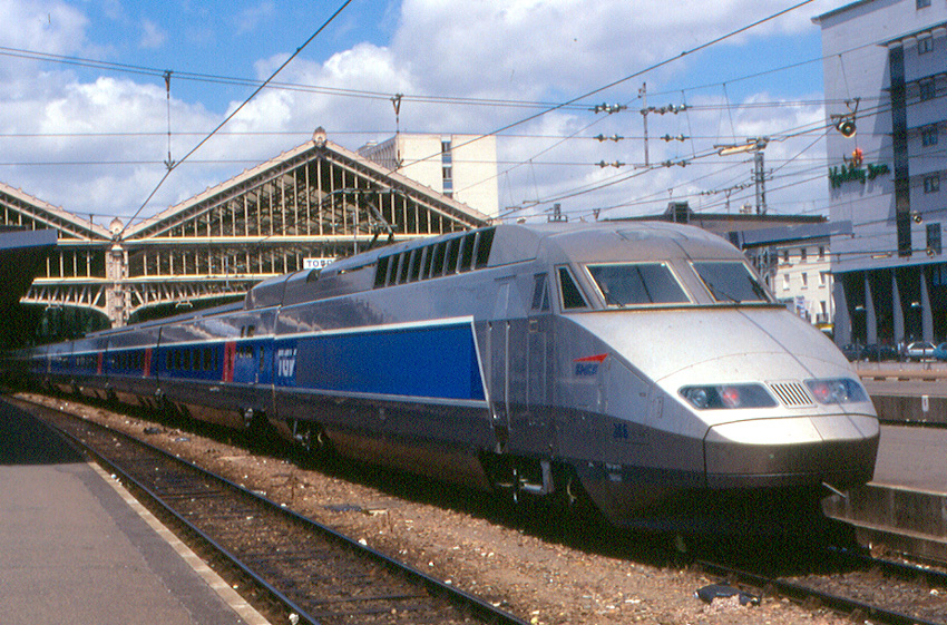 Unpopular opinion:
ICE 1                                         &gt;&gt;&gt;&gt;&gt;                TGV Atlantique: