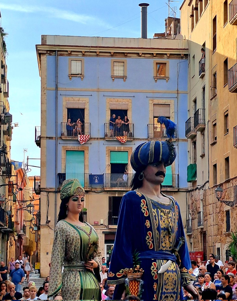 raquel_tgn's tweet photo. Processó de #StMagi #Tarragona. https://t.co/aUuxDcKdct