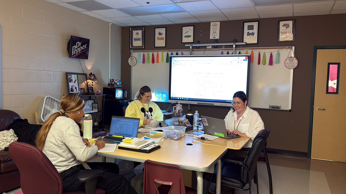 ReadingRamblings tweet media