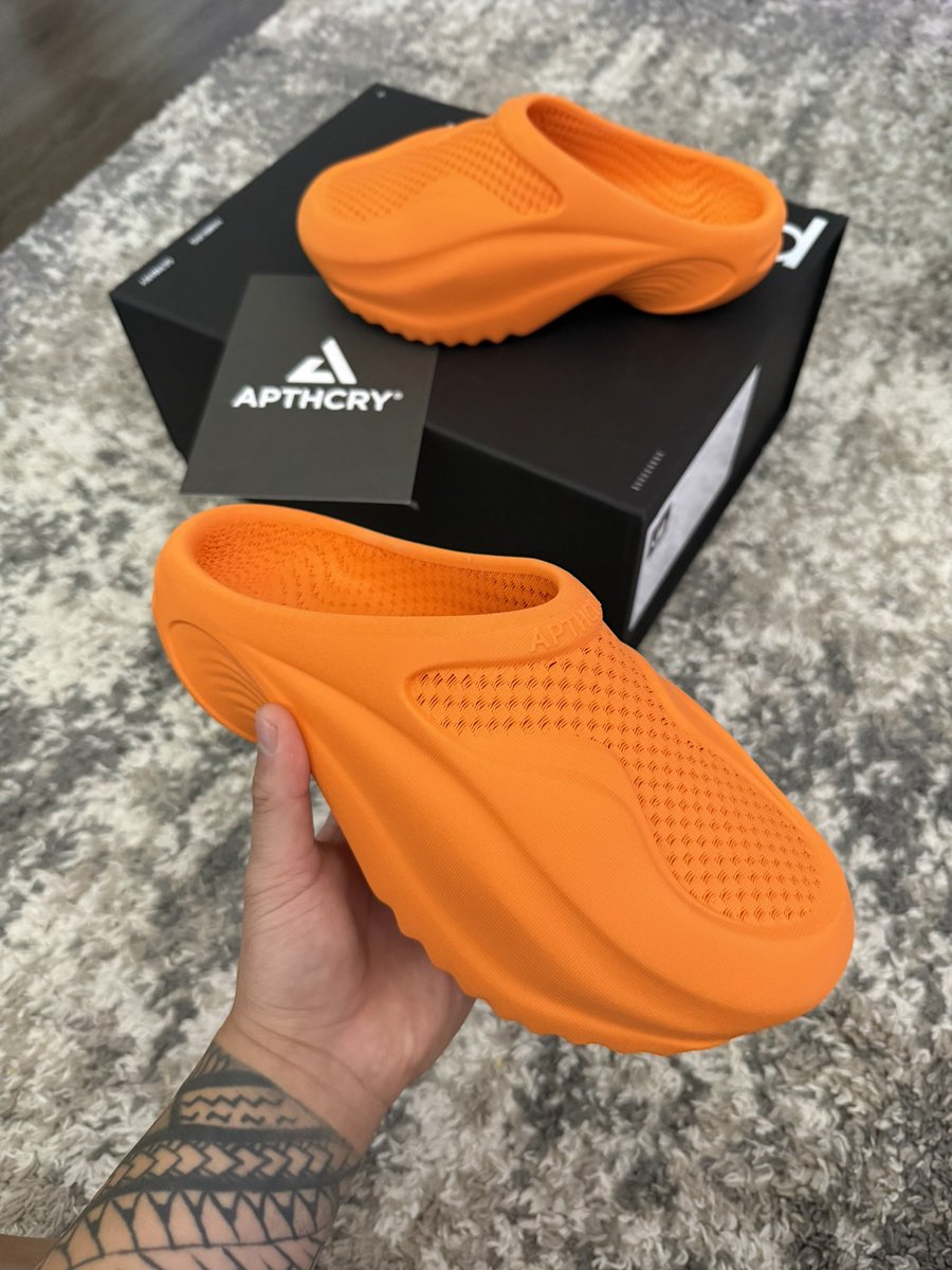 My boy <a href="/RealSethFowler/">Seth Fowler</a> <a href="/apthcry/">APTHCRY</a> did their thing. Thank you for sending over a pair of the Apthcry Mules, his drop should be 8/29 🙏🏻🖤