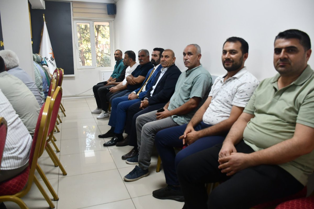 📍AK PARTİ EYYÜBİYE İLÇE BAŞKANLIĞI

İlçe Başkanımız Süleyman Elgün Başkanlığında, İlçe Koordinatörümüz Serkan Kırmızı’nın katılımıyla;

📌  Haftalık ilçe yönetim kurulu toplantımızı gerçekleştirdik. 

Alınan kararların ilçemize ve Şanlıurfa’mıza hayırlı olmasını diliyoruz.