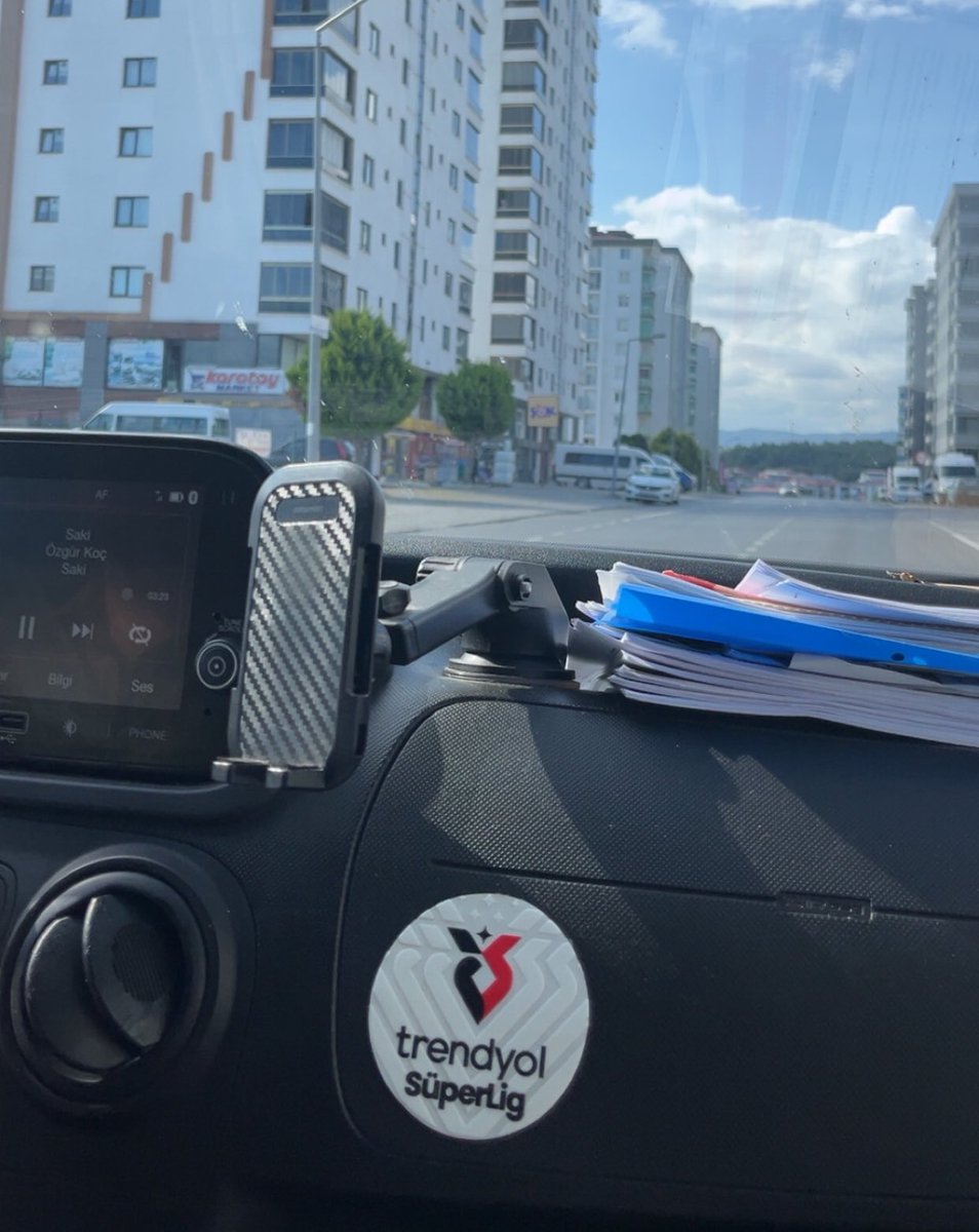 sırf arabada super lıg logosu var dıye mı be kızım…