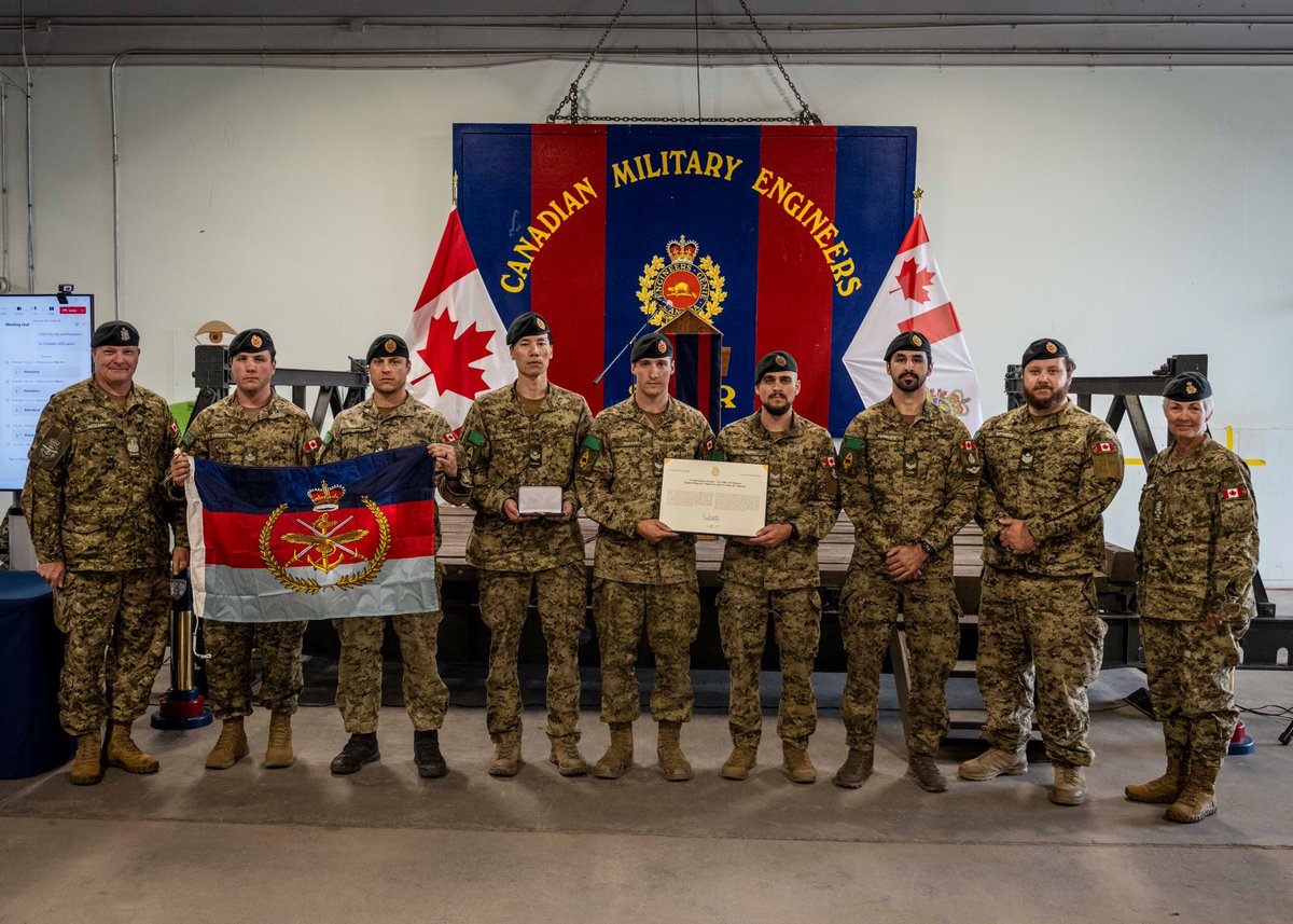 I am proud to award CDS Unit Commendations to the Garrison Petawawa Fire Department and 2 Combat Engineer Regiment for their bravery in response to the 2023 CH-147F Chinook crash. (1/3)