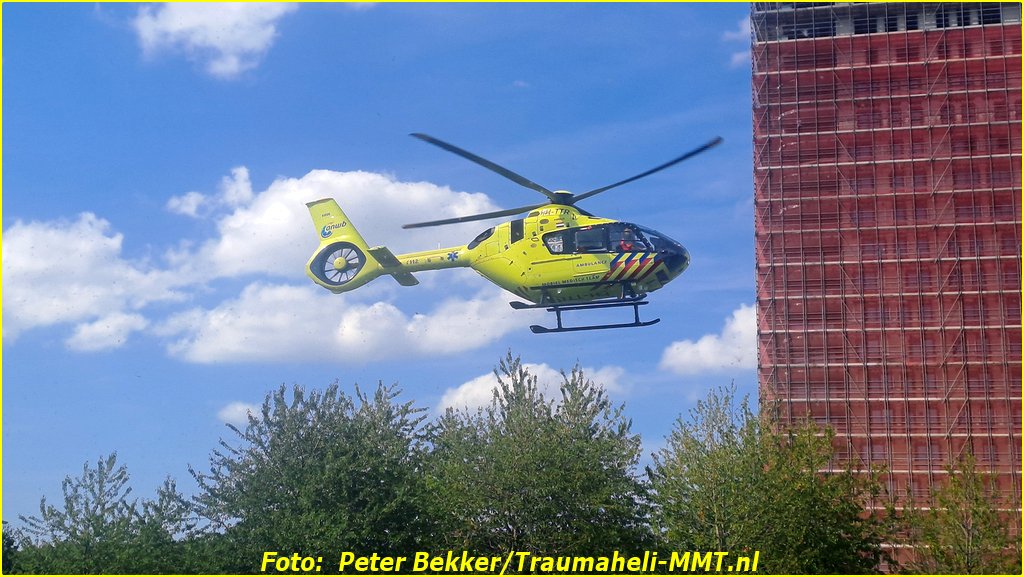 Lifeliner2 landt voor een medische noodsituatie in Rotterdam
traumaheli-mmt.nl/lifeliner2-lan…