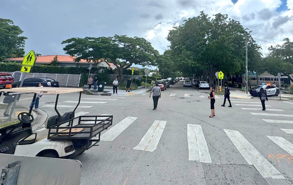 Shenandoah Middle School Museums Magnet (@shenandoahms) on Twitter photo At SMS, student safety during dismissal is our top priority. Here’s our dedicated front dismissal crew in action.
#YourBestChoiceMDCPS <a href="/MDCPS/">Miami-Dade Schools</a> <a href="/MDCPSCentral/">Central Region</a> <a href="/SuptDotres/">Jose L. Dotres, Ed.D.</a> <a href="/miamimagnets/">Miami Magnet Schools</a> <a href="/MariTereMDCPS/">Mari Tere Rojas🍎</a> <a href="/MsSwainCRO/">MsSwain_CRO</a> At SMS, student safety during dismissal is our top priority. Here’s our dedicated front dismissal crew in action.
#YourBestChoiceMDCPS <a href="/MDCPS/">Miami-Dade Schools</a> <a href="/MDCPSCentral/">Central Region</a> <a href="/SuptDotres/">Jose L. Dotres, Ed.D.</a> <a href="/miamimagnets/">Miami Magnet Schools</a> <a href="/MariTereMDCPS/">Mari Tere Rojas🍎</a> <a href="/MsSwainCRO/">MsSwain_CRO</a>