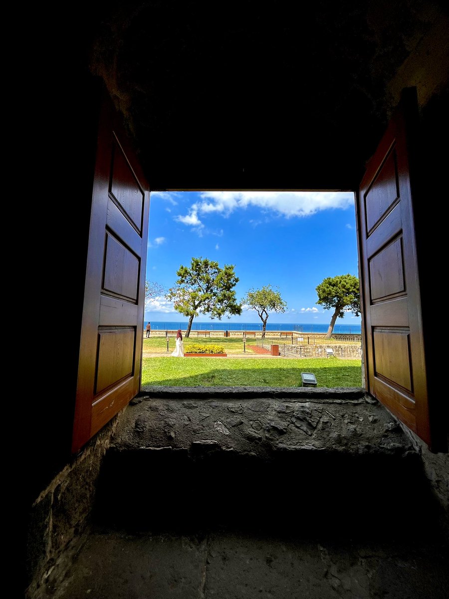 •Dışı Sükun ile zahir, derunu mahşer’