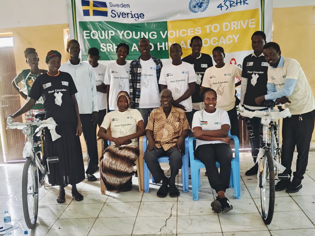 YoungpositiveSS's tweet photo. 👏 Wrapped up a powerful *Peer Educators Training* focused on *SRH, GBV &amp; HIV*.  
🧠 Youth are now better equipped to share accurate info, support their peers, and drive change in their communities.  
#YouthEmpowerment #PeerEducation #SRHR #EndGBV https://t.co/GS0k7lF3sv