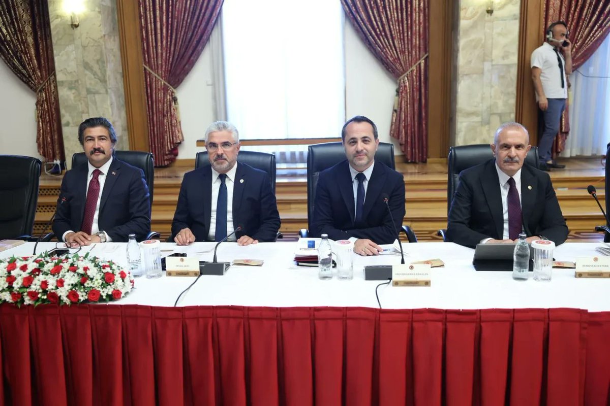 Önce şehit yakınları sonra Diyarbakır anneleri dinlendi!

malatyakalitehaber.com/siyaset/once-s…

#malatya #AbdurrahmanBabacan #Şehit