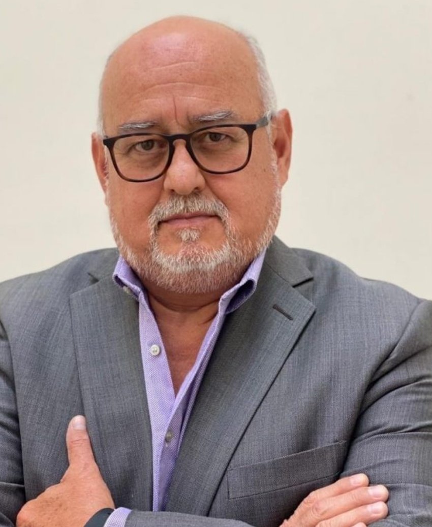 Gracias a <a href="/MauricioPozoEC/">Mauricio Pozo</a> por acompañarnos en su primera intervención en el foro de La Cofradía de La Perla los esperamos en 11 Septiembre en la <a href="/uees_ec/">Universidad Espíritu Santo</a>