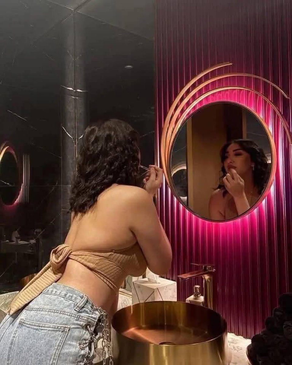 اني اريد اعرف شغله😒
شنو معناها من تسوي حساب باسم بنت وانت ولد
بالاخير راح تنرفض وتترزل وتنحضر
وطبعا شكو واحد مسوي هيجي تلاكي وجه البومه
ف يابومه اذا انت منهم لاتراسل 🚫